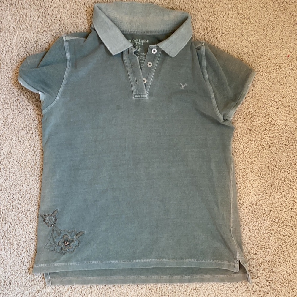 ✅Vintage - American Eagle women’s LARGE  shirt. Made to look worn. Olive green